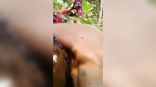 देसी मोम की जंगल में चुदाई
