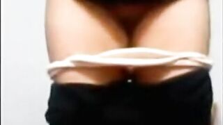 सेक्सी देसी आंटी ने वीडियो कॉल में चूत दिखाई