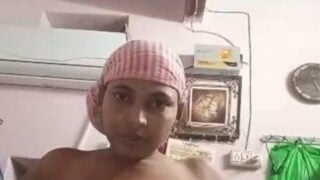 पटना वाली भाभी ने लाइव चूत मसली