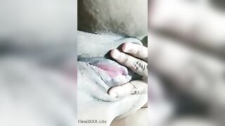 नीली आँखों वाली आंटी के बूब्स और चूत का वीडियो