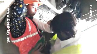 कंस्ट्रक्शन लेबर को सुपरवाईजर ने चोदा
