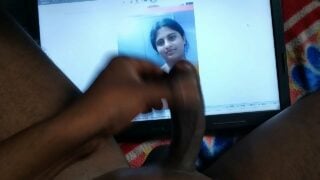टेबलेट पर भाभी की फोटो देख के मुठ मारी