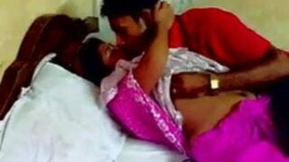 जवान लड़के को बूब्स चुसाए भाभी ने