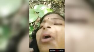 जंगल में ले जा के कुंवारी लडको को लंड का पहला मजा और दर्द दिया