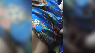 हसबंड ने बीवी की गांड पर हाथ और लंड घिसा
