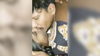 भाभी का दूध पीते हुए चूत मारी देवर ने