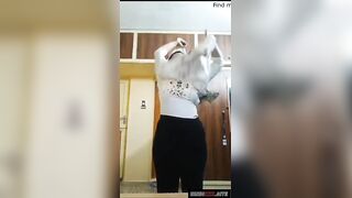 मामी ने भांजे को अपनी चूत का जलवा दिखाया नंगे वीडियो कॉल में