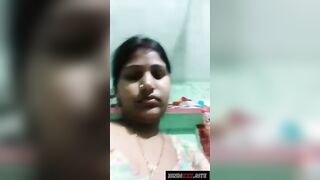 गाँव की भाभी ने गरम बुर में ऊँगली कर के बीएफ बनाई