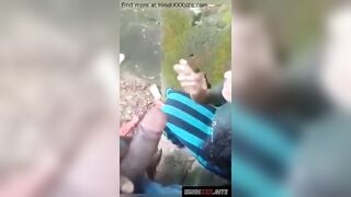 जंगल में बॉयफ्रेंड के लंड को चुस्ती हुई लड़की का एमएमएस
