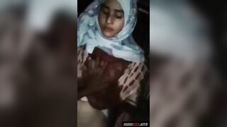 जवान भतीजी चुदी चाचा के लौड़े पर बैठ के