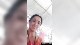ढाबेवाली आसामी ने बिहारी आंटी की बुर मारी