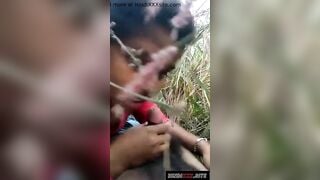 काजल भाभी ने प्रेमी का लंड चूसा खेतों में