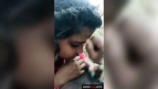 काजल भाभी ने प्रेमी का लंड चूसा खेतों में