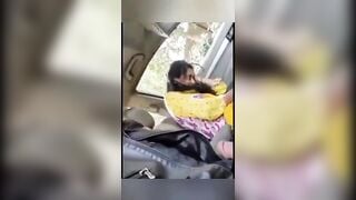 हॉट मुस्लिम गर्ल और बॉयफ्रेंड का कार में चुसाई का एमएमएस