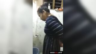सेक्सी देवर भाभी बाथरूम हॉट वीडियो