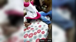 मौसी पालक को भांजे ने दोस्त के साथ चोदा