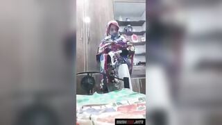 प्यासी पाकिस्तानी भाभी ने बुर में उंगली का एमएमएस बनाया