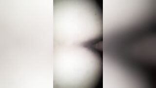 चूत चोदते हुए हसबैंड ने बीवी से गांड मांगी