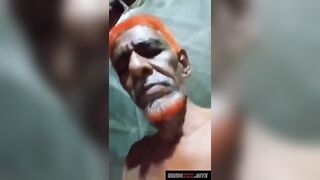 कबाड़ी वाले नासिर चाचा का लंड चूसती गाँव की रंडी