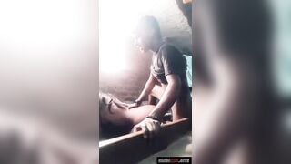 सुनीता को विक्की भाई ने घोड़ी बना के चोदा