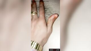 राजस्थानी न्यूड एमएमएस में बीवी की नंगी चूत दिखा पति ने