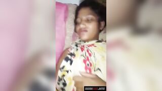 देसी विलेज भाभी को पति के सुपरवाईजर ने चोदा