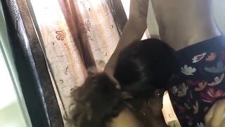 सेक्सी बहन ने भाई का लंड चूस के अंडकोष चाटे!