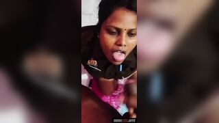 होमगार्ड भाभी ने अफसर का लंड चूस के माल खाया