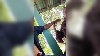 बांगला भाभी ने लवर को पार्क में ब्लोव्जोब दिया