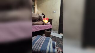 मटकन गांड वाली आंटी चढ़ी लंड पर