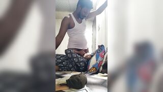 लंड को चुस्ते हुए लड़की बोली मेरे मुँह मे मत गिरना