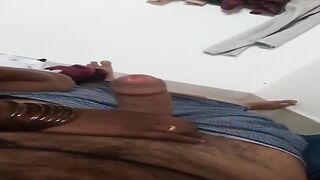 देसी भाभी ने चूसा जवान आशिक का मोटा लंड