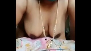 ढीली चूचीवाली साउथ इंडियन आंटी की ऑनलाइन चुदाई