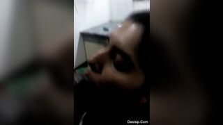 भाभी ने पति को प्रोमोशन दिलवाने के लिए उसके बॉस का लंड चूसा