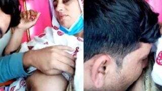 पठान ड्राइवर ने ट्रक में पाकिस्तानी रंडी आंटी के बूब्स चुसे