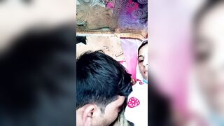 पठान ड्राइवर ने ट्रक में पाकिस्तानी रंडी आंटी के बूब्स चुसे