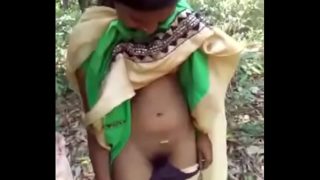 गाँव की भोली लड़की की चूत का वीडियो