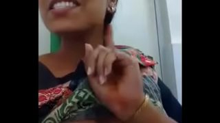 देसी आंटी के बड़े बूब्स का वेबकैम शो