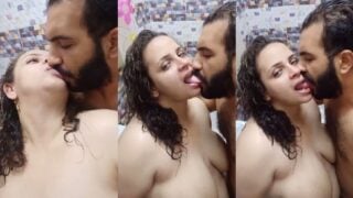 देसी भैया भाभी का न्यूड बाथरूम रोमांस वीडियो